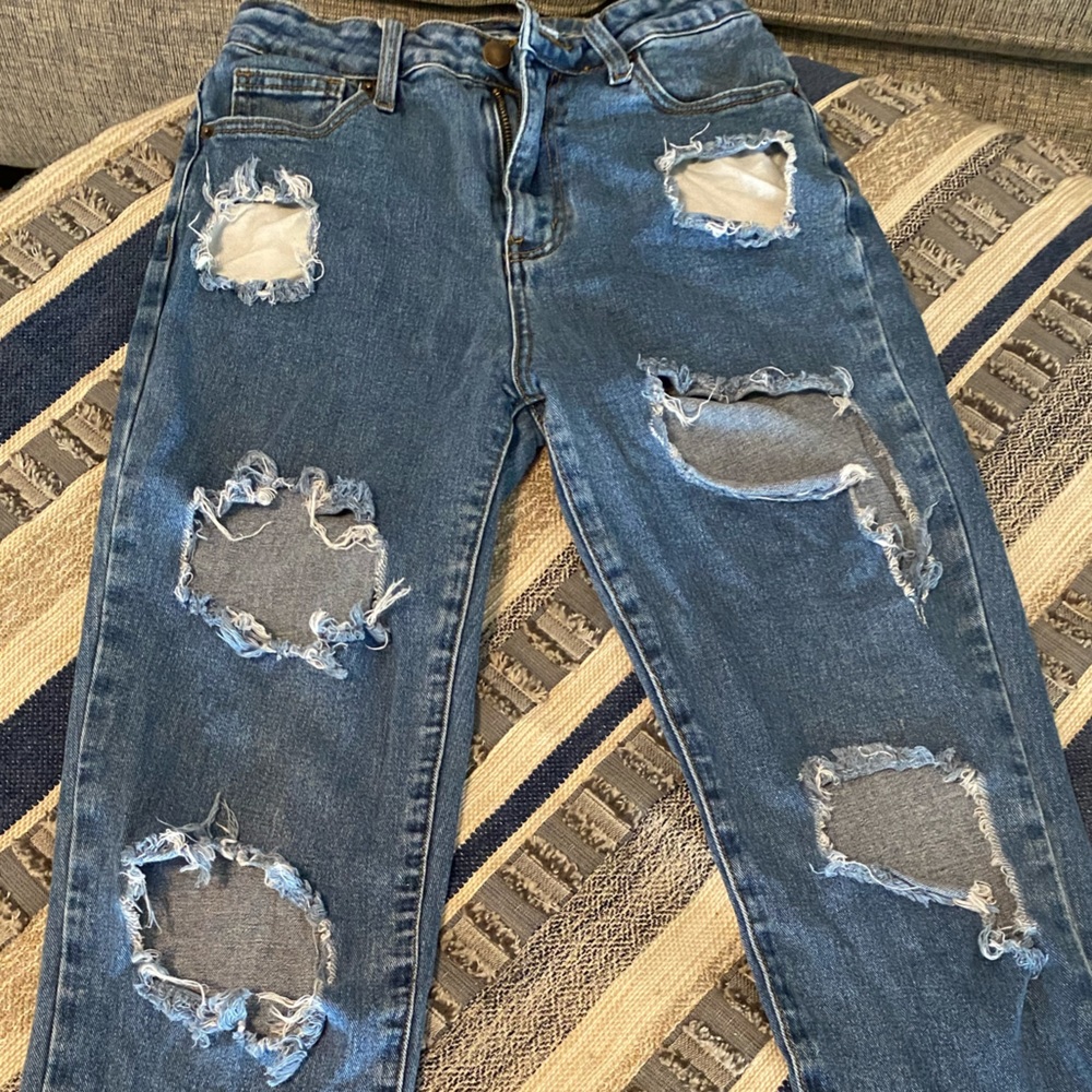 Distressed Jesns